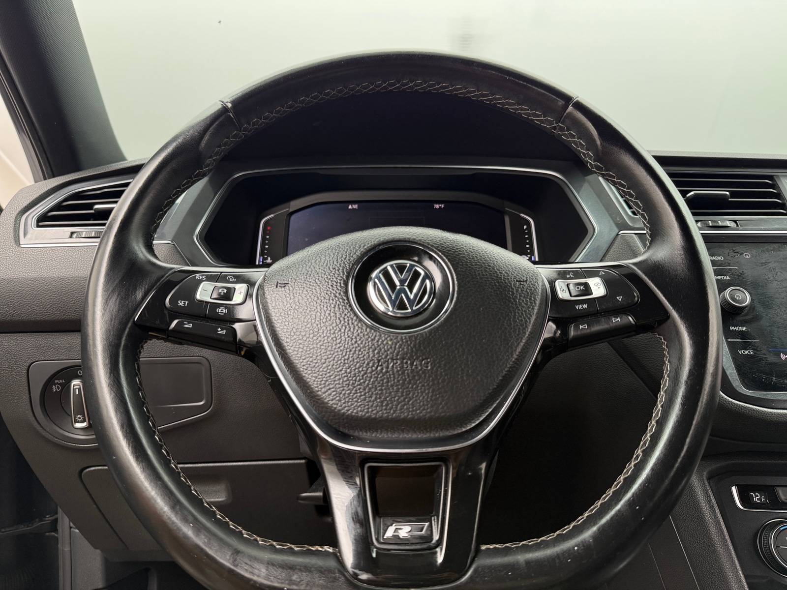Thumbnail: 2019 Volkswagen Tiguan - 4