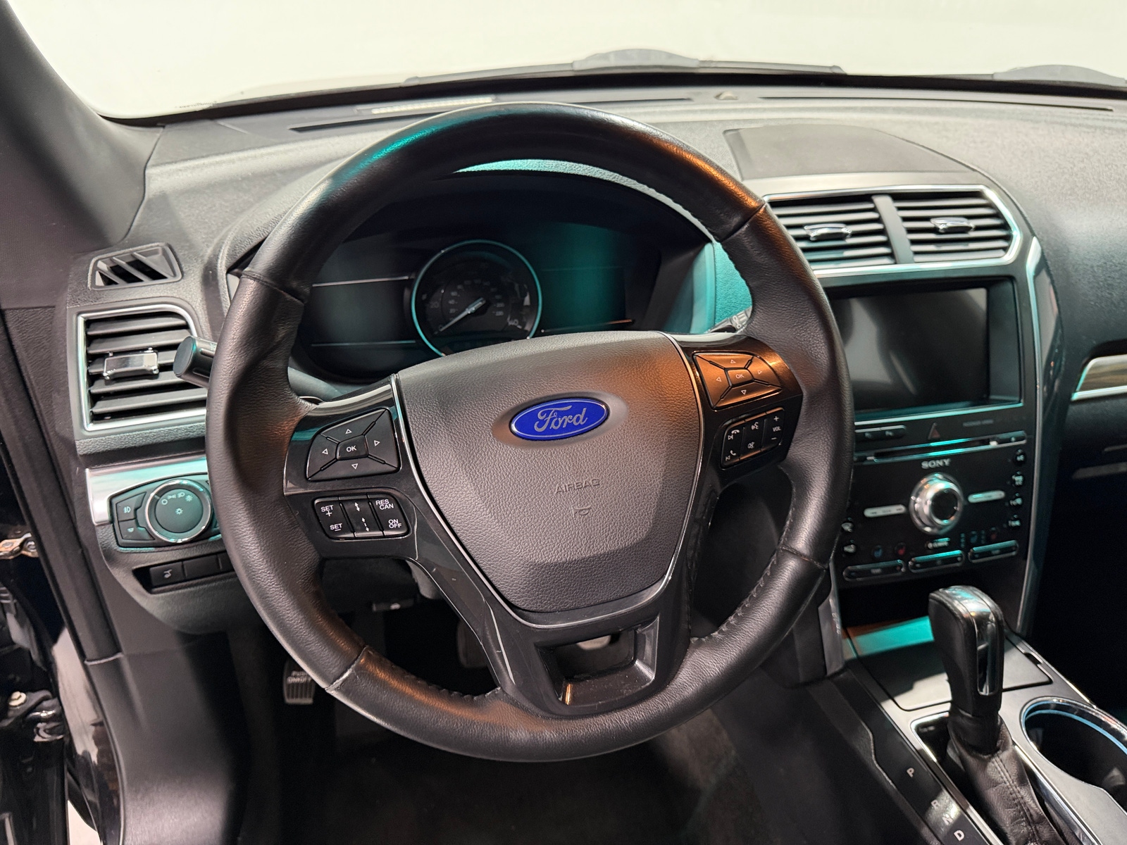 Thumbnail: 2017 Ford Explorer - 4