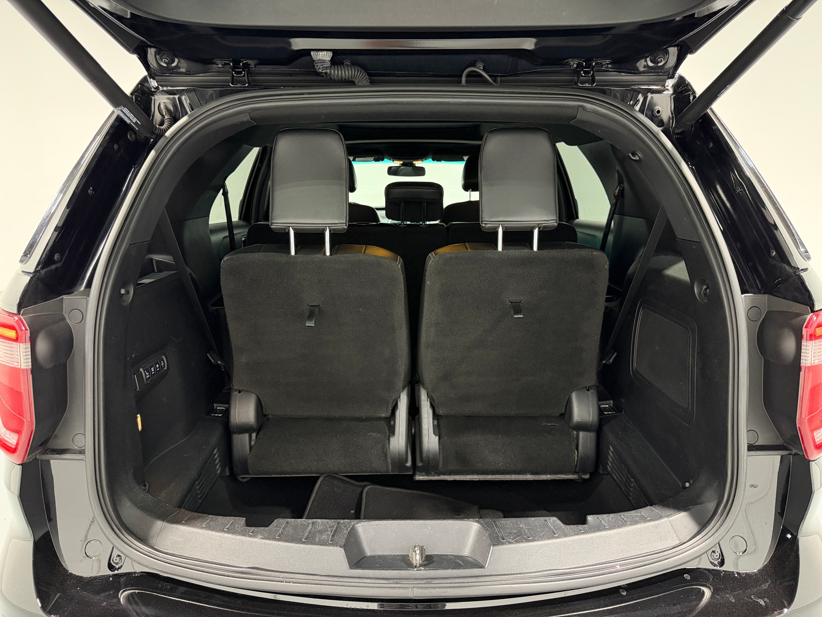 Thumbnail: 2017 Ford Explorer - 6