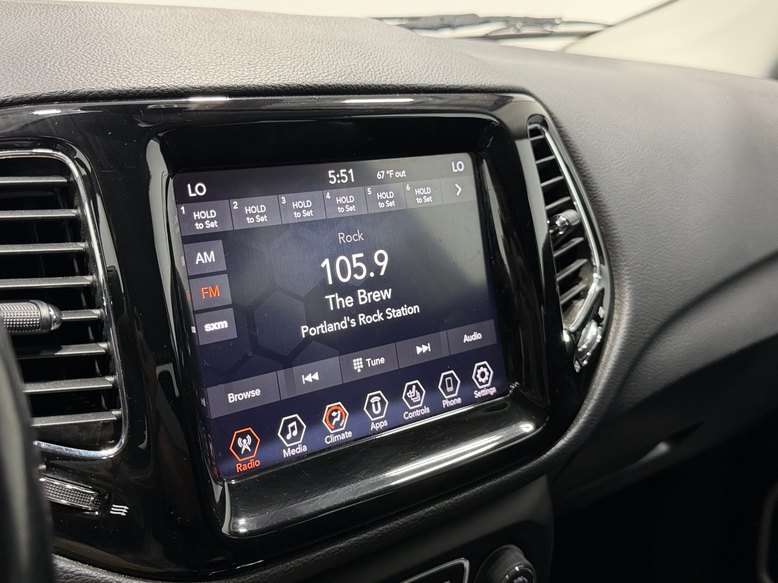 Thumbnail: 2021 Jeep Compass - 3