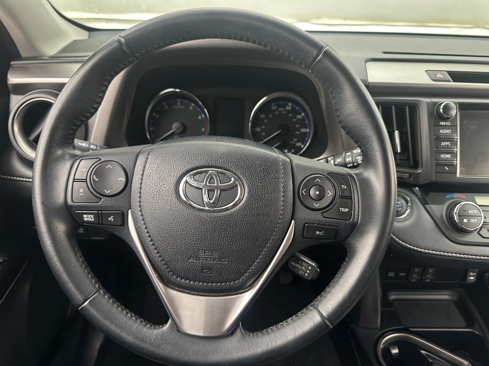 Thumbnail: 2017 Toyota RAV4 - 4