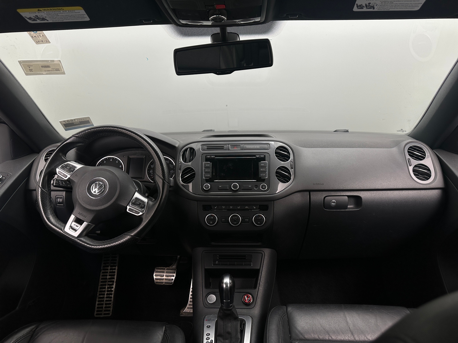 Thumbnail: 2015 Volkswagen Tiguan - 3