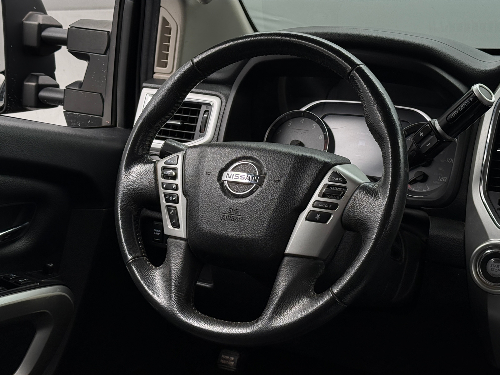Thumbnail: 2020 Nissan Titan - 5