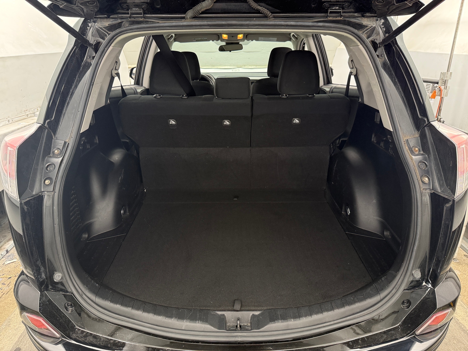 Thumbnail: 2017 Toyota RAV4 - 7