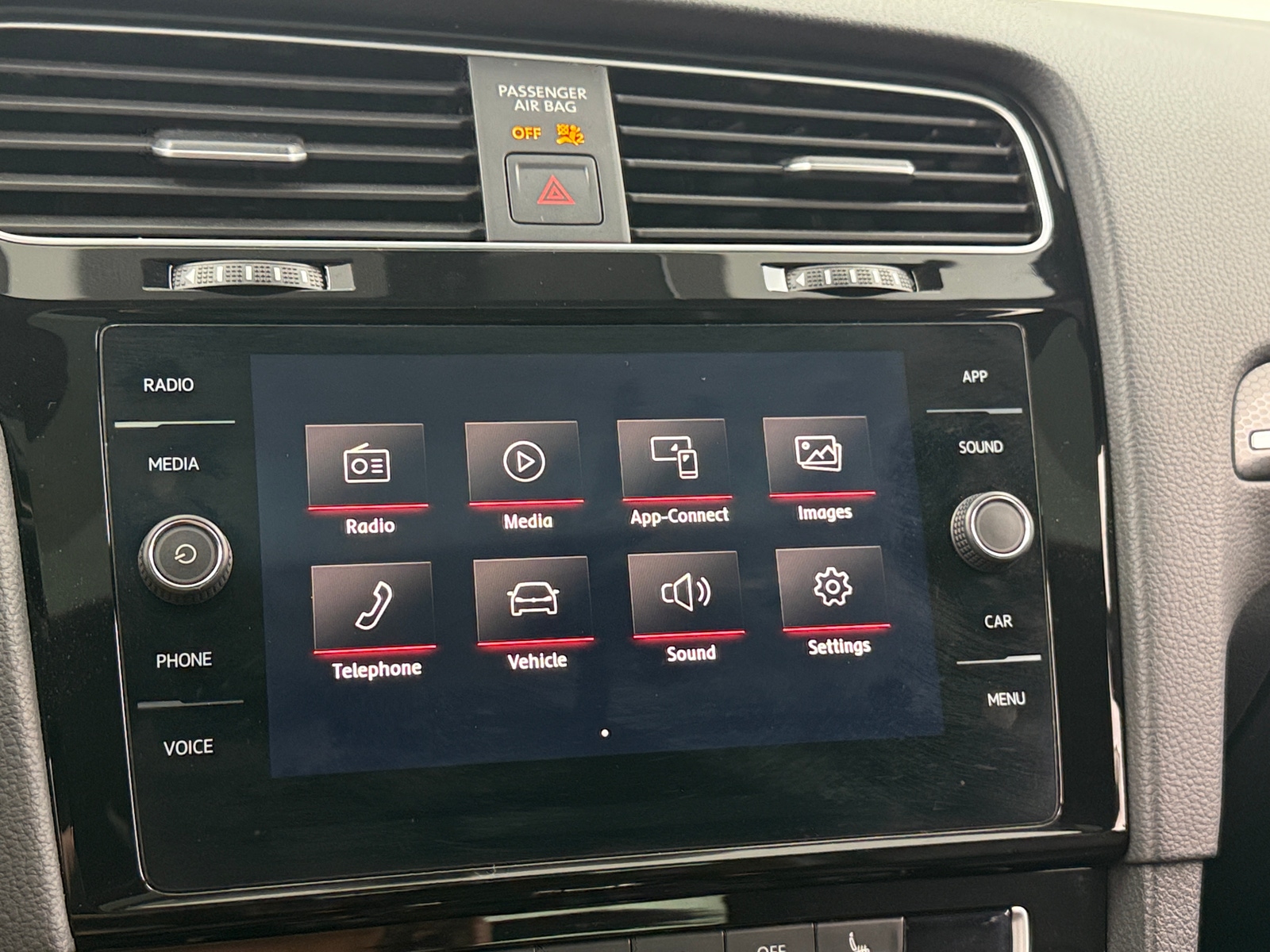 Thumbnail: 2019 Volkswagen Golf - 3