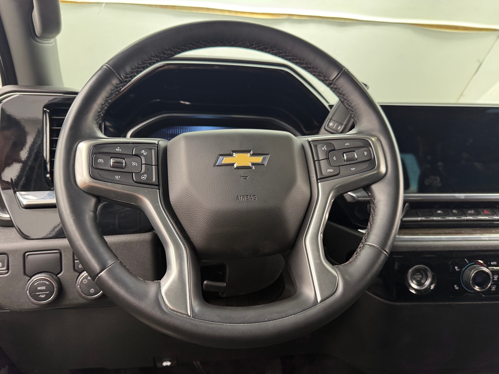Thumbnail: 2024 Chevrolet Silverado 1500 - 5