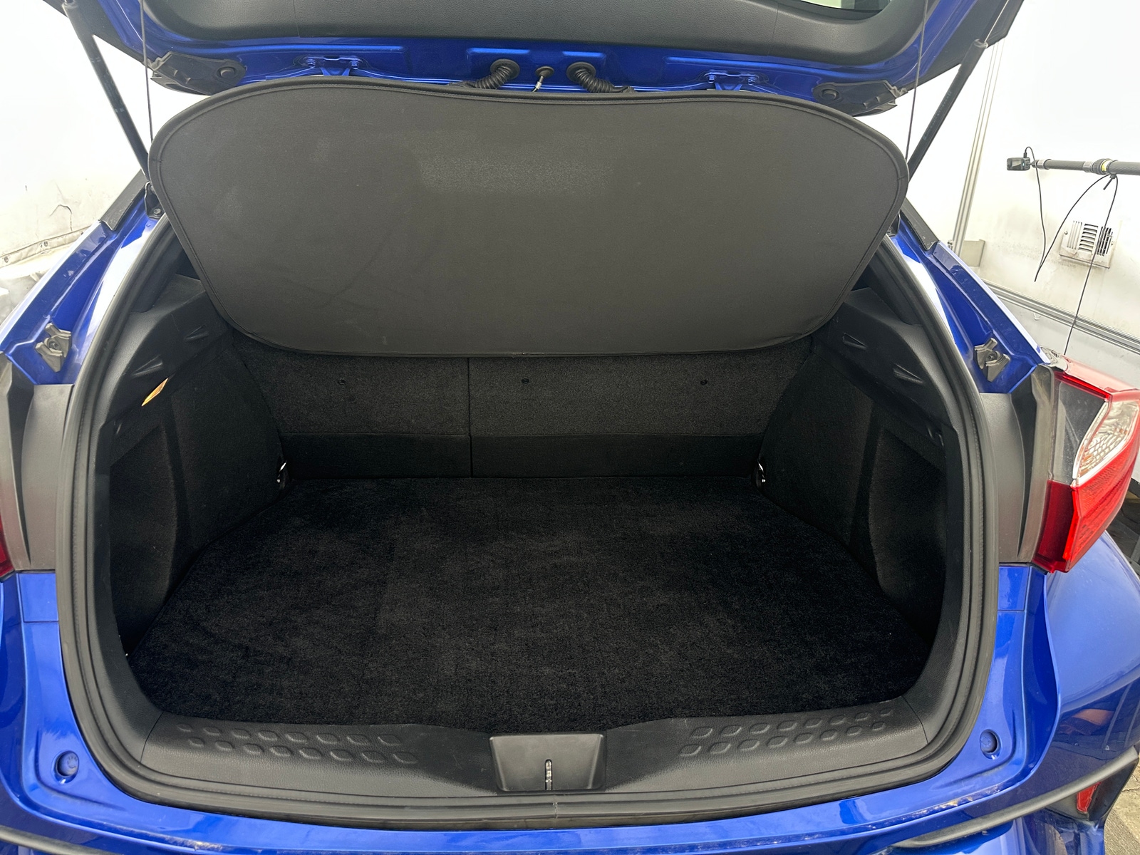 Thumbnail: 2018 Toyota C-HR - 6