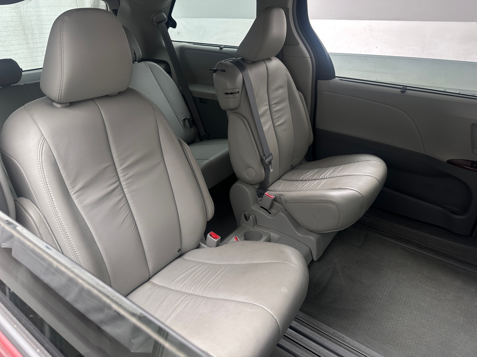Thumbnail: 2012 Toyota Sienna - 5
