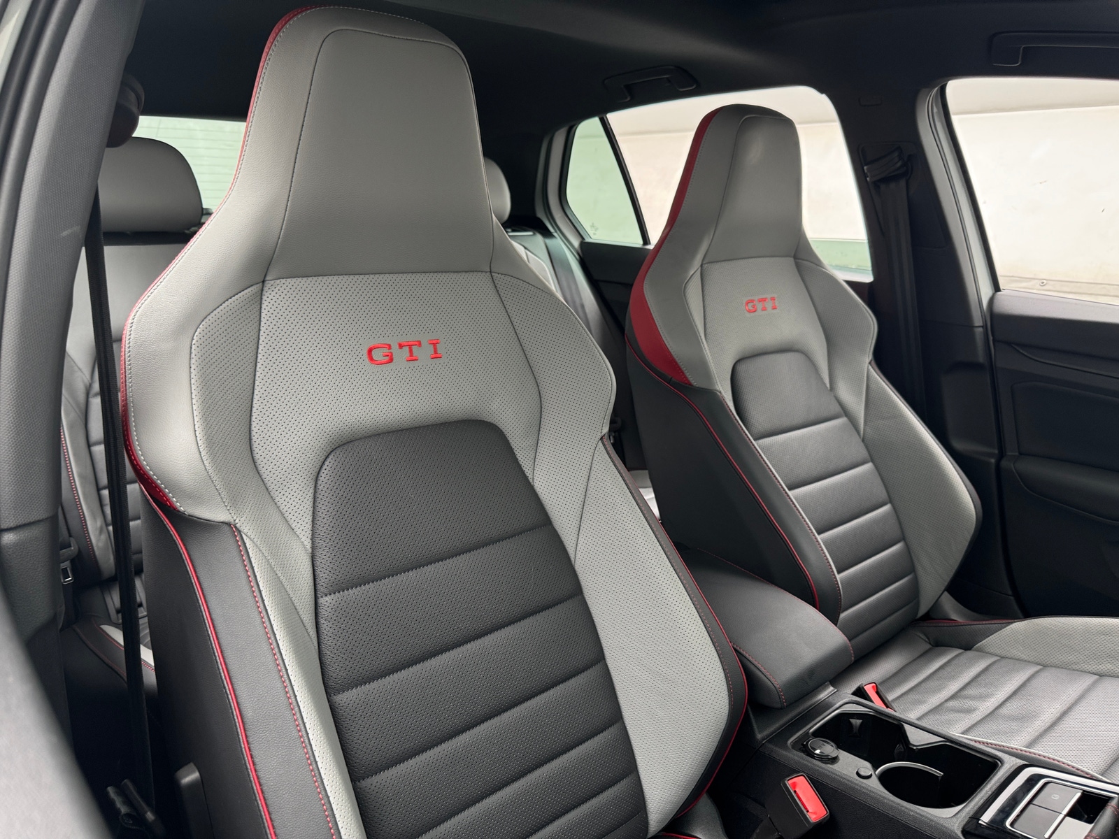 Thumbnail: 2024 Volkswagen Golf - 2