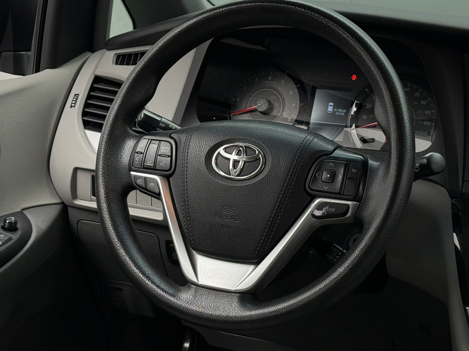 Thumbnail: 2015 Toyota Sienna - 5