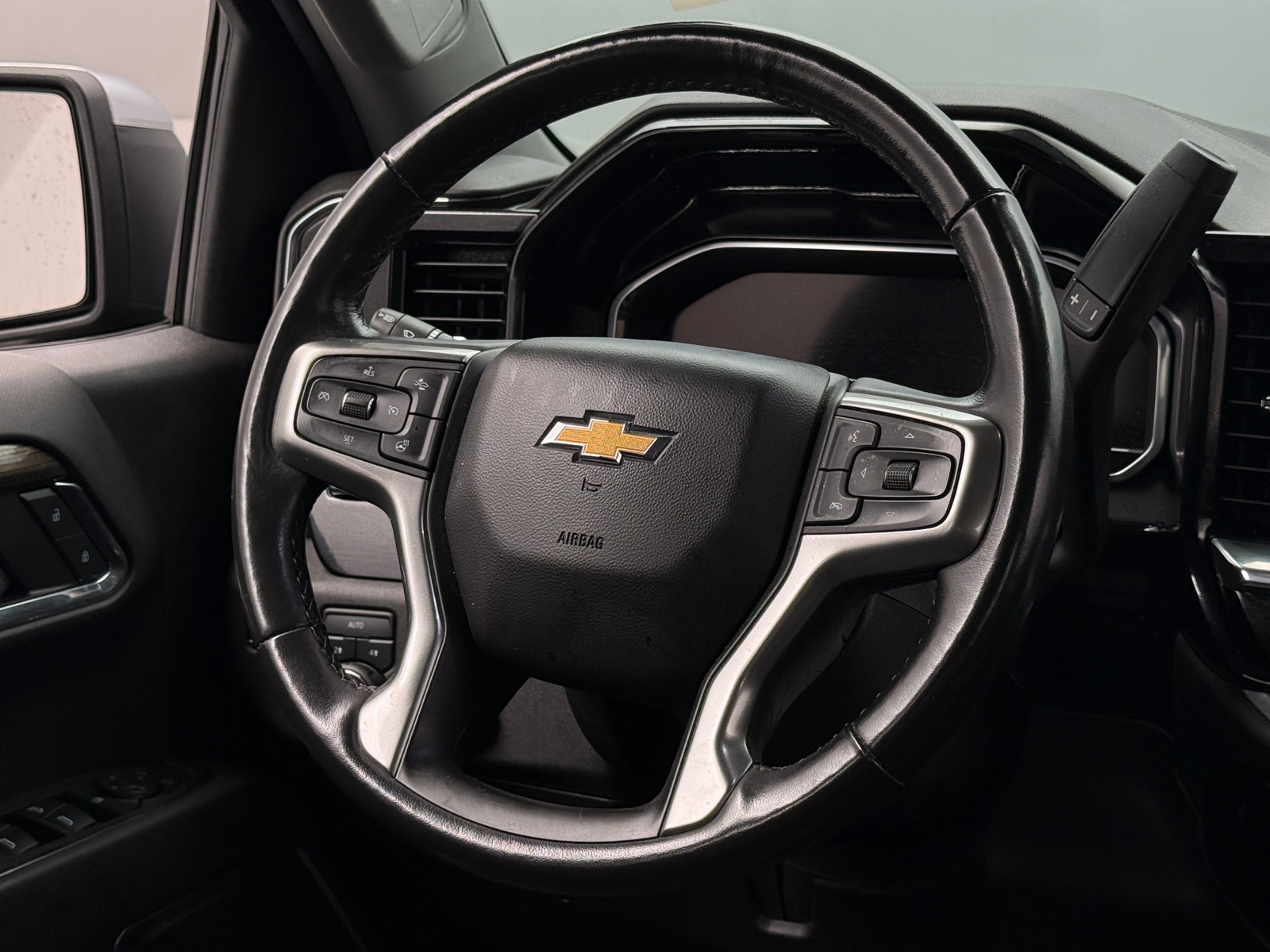 Thumbnail: 2022 Chevrolet Silverado 1500 - 5