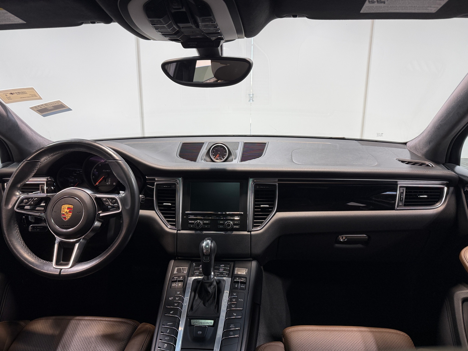 Thumbnail: 2015 Porsche Macan - 2