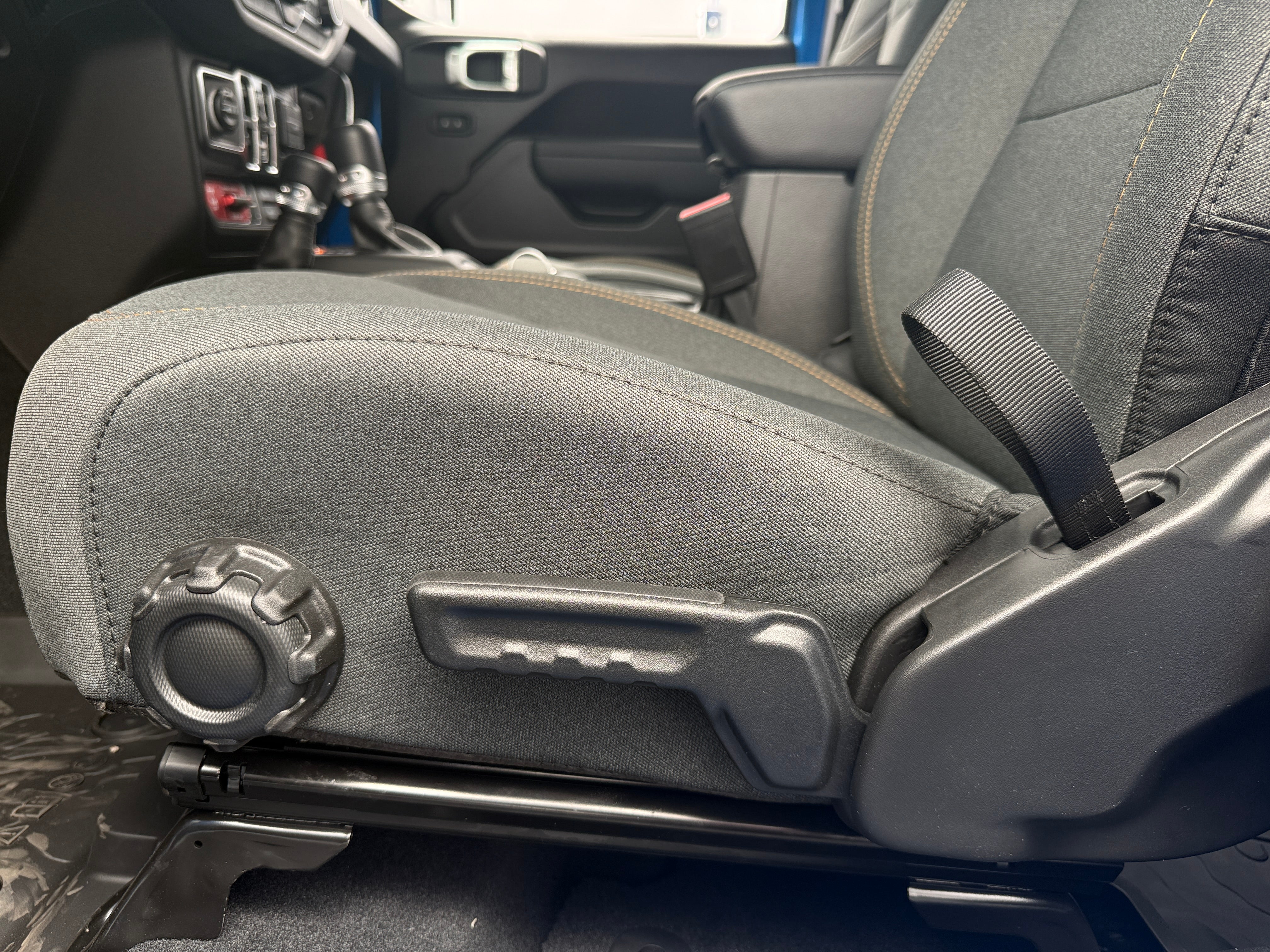 2026 Jeep Wrangler 4-Door Willys - Photo 3