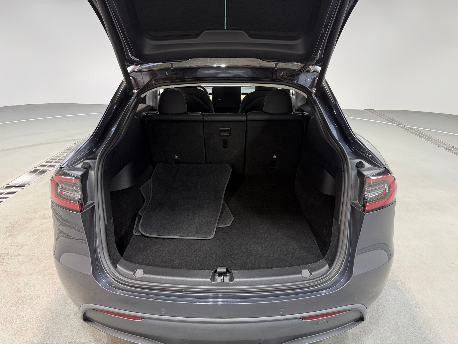 Thumbnail: 2022 Tesla Model Y - 6