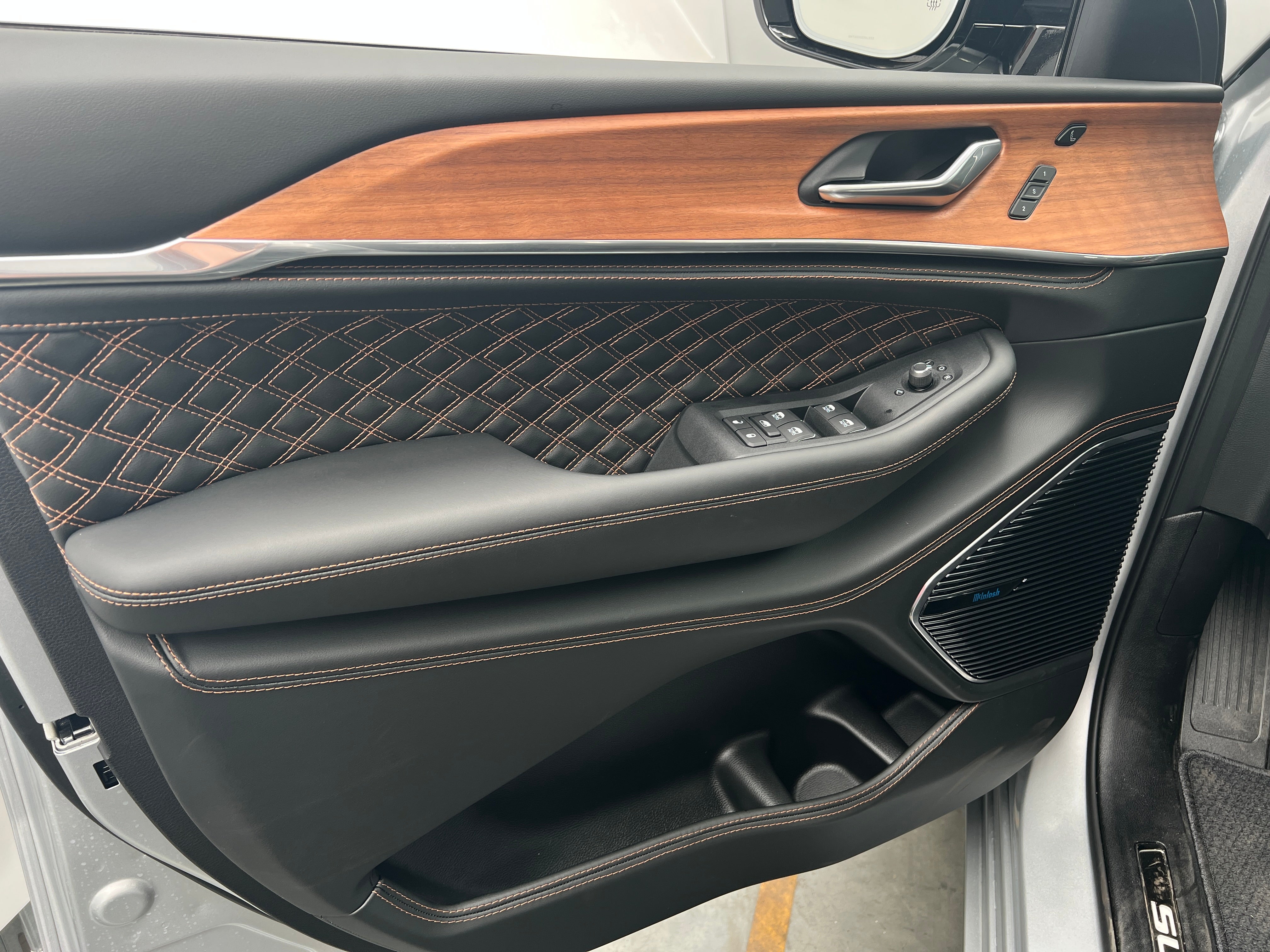 2026 Jeep Grand Cherokee Summit - Photo 8