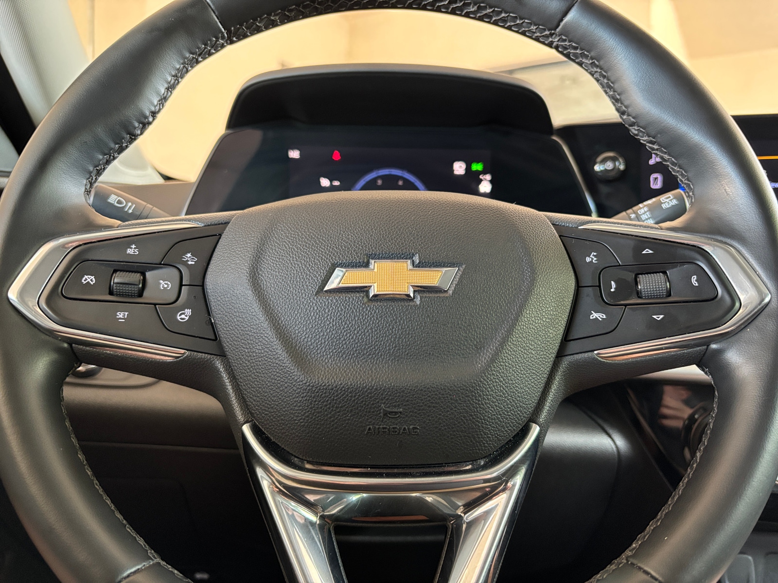 Thumbnail: 2025 Chevrolet Trax - 5