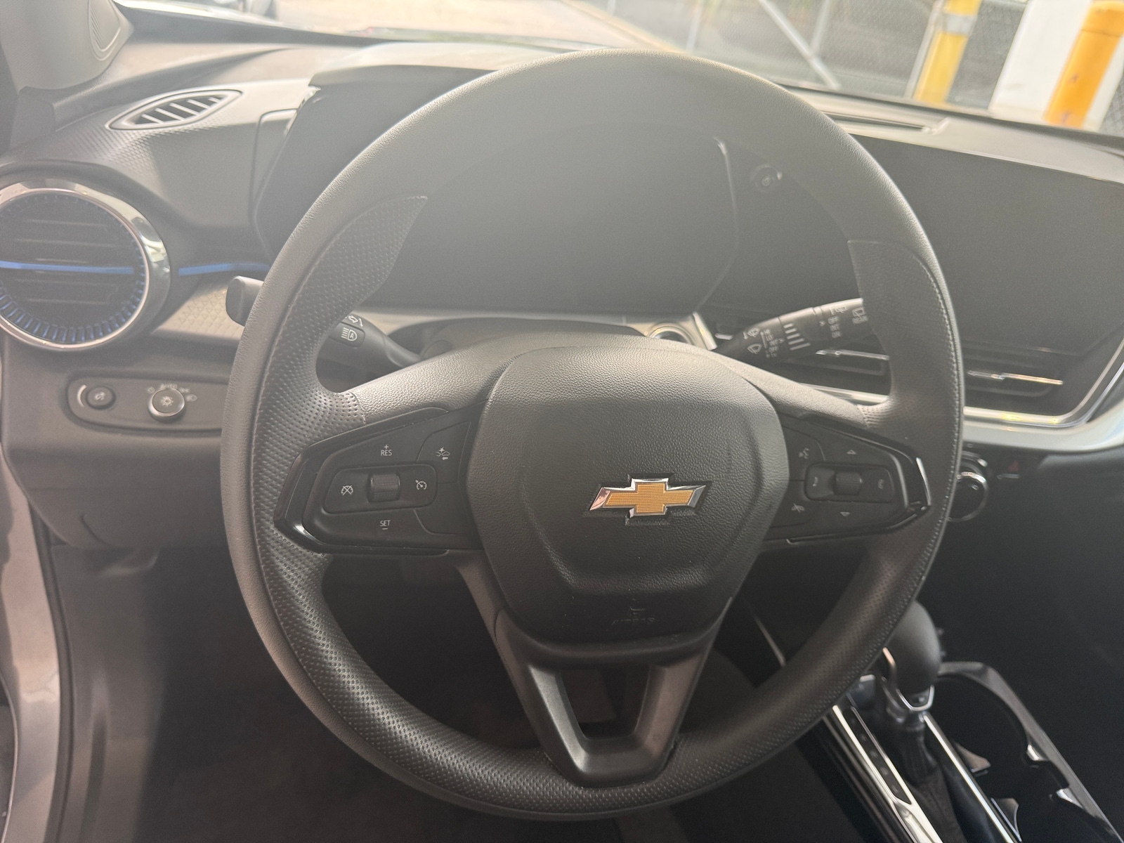 Thumbnail: 2025 Chevrolet Trax - 5