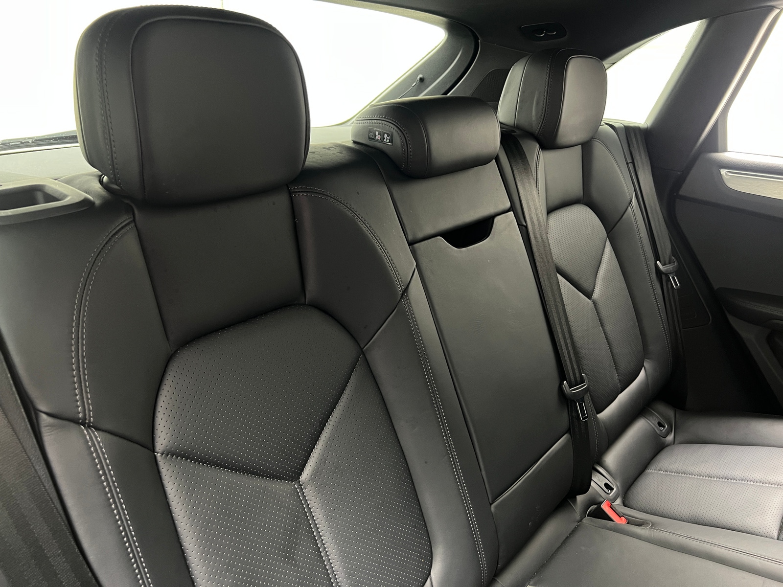 Thumbnail: 2020 Porsche Macan - 5