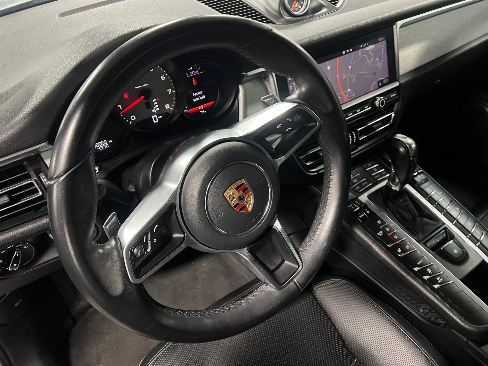 Thumbnail: 2020 Porsche Macan - 4