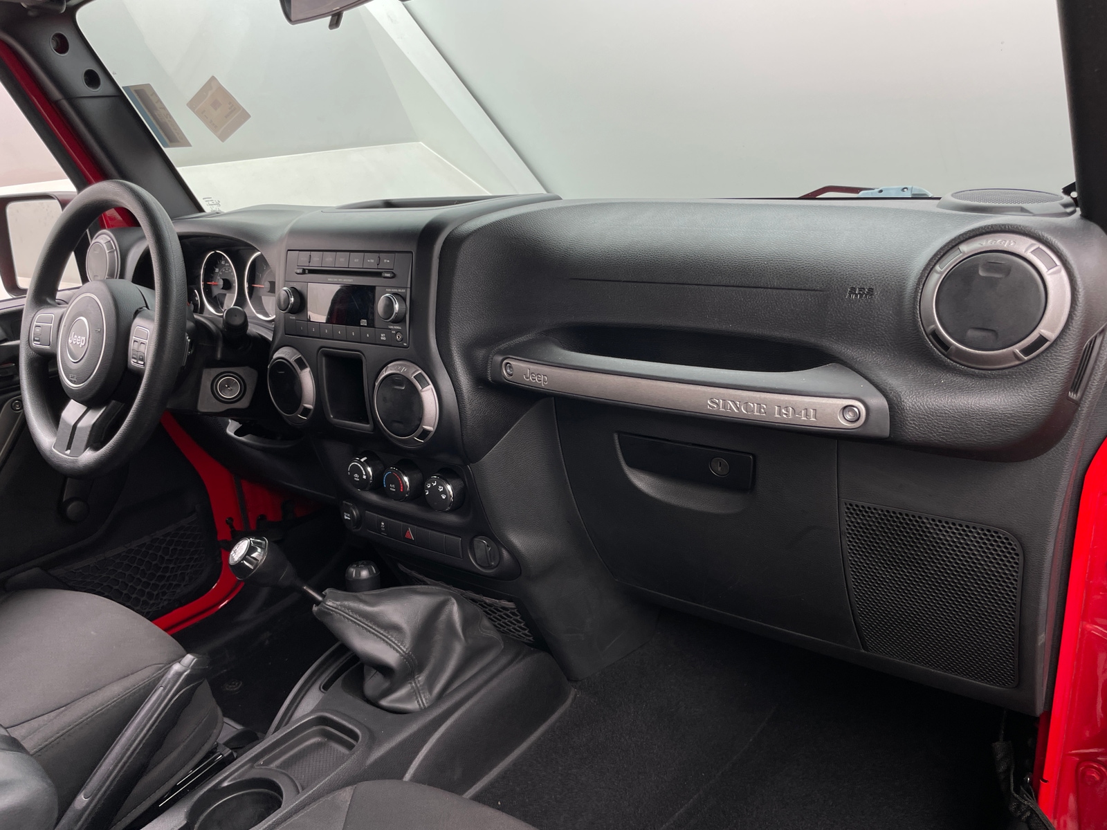Thumbnail: 2015 Jeep Wrangler - 3