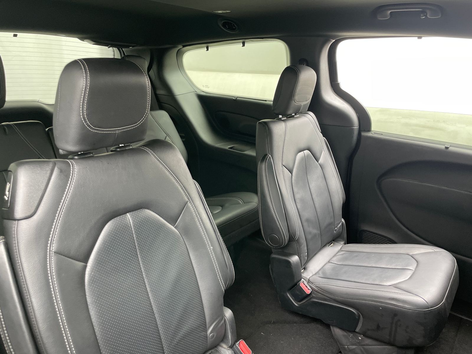 Thumbnail: 2018 Chrysler Pacifica - 5