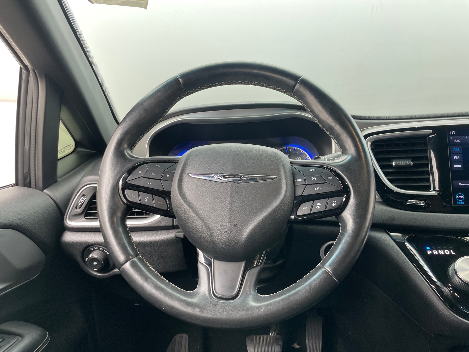 Thumbnail: 2018 Chrysler Pacifica - 4