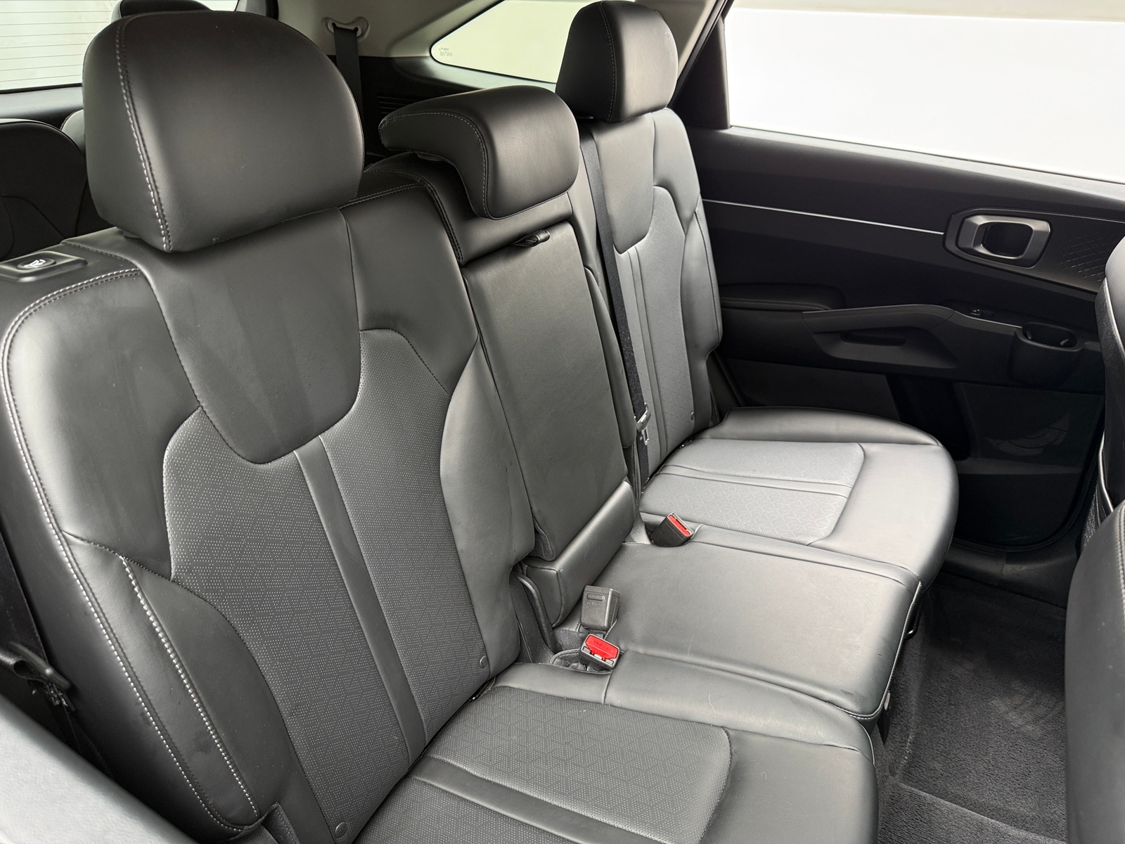 Thumbnail: 2023 Kia Sorento - 5