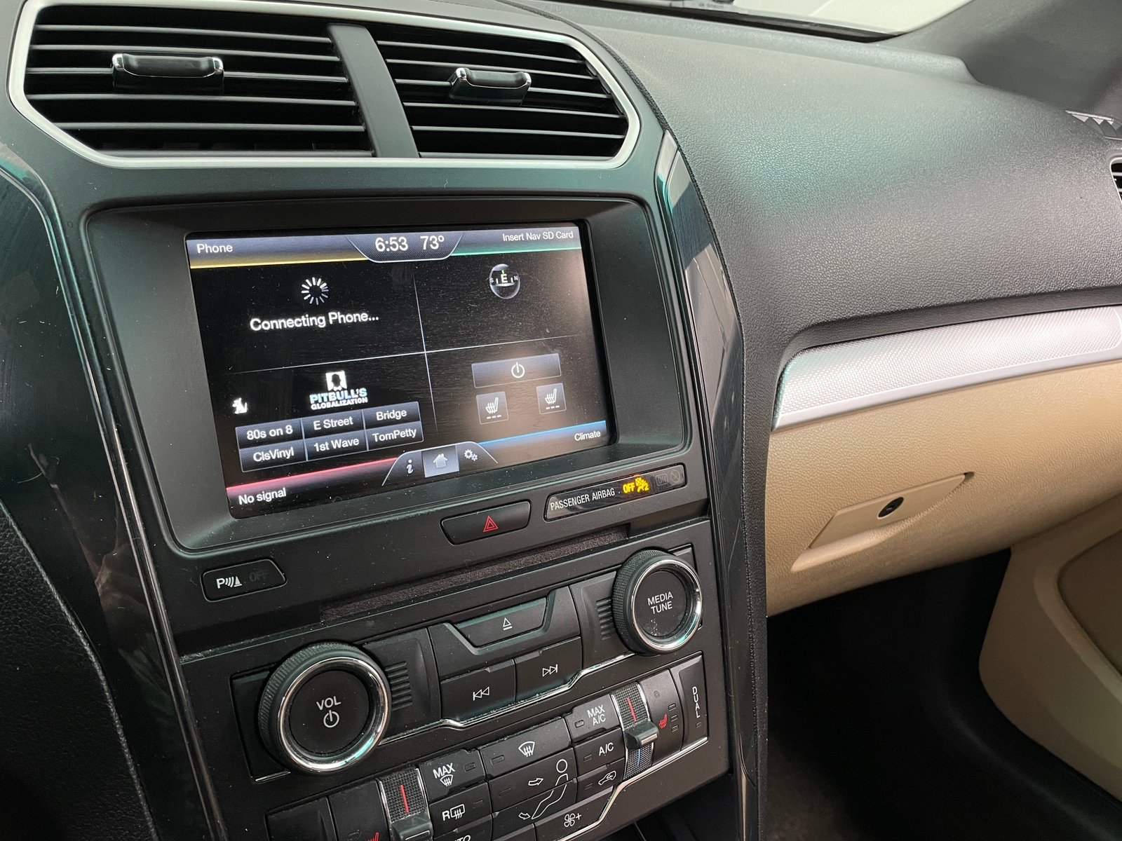 Thumbnail: 2016 Ford Explorer - 3