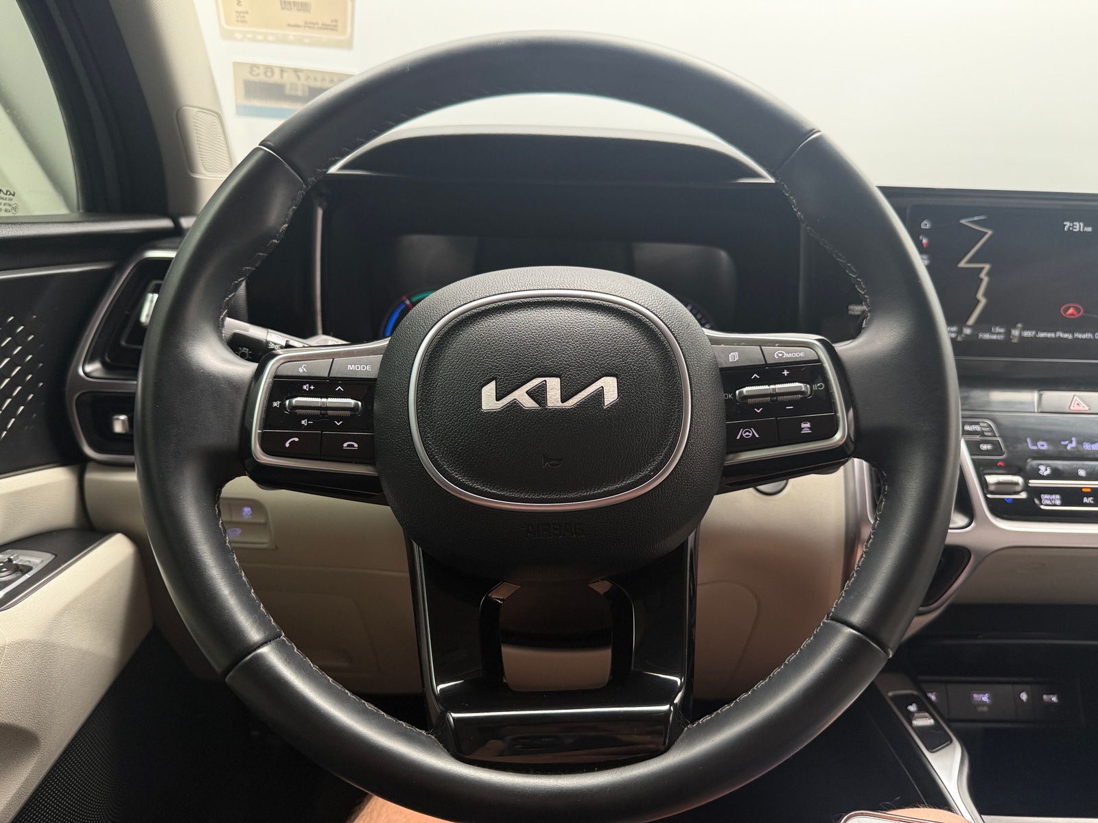 Thumbnail: 2023 Kia Sorento - 4