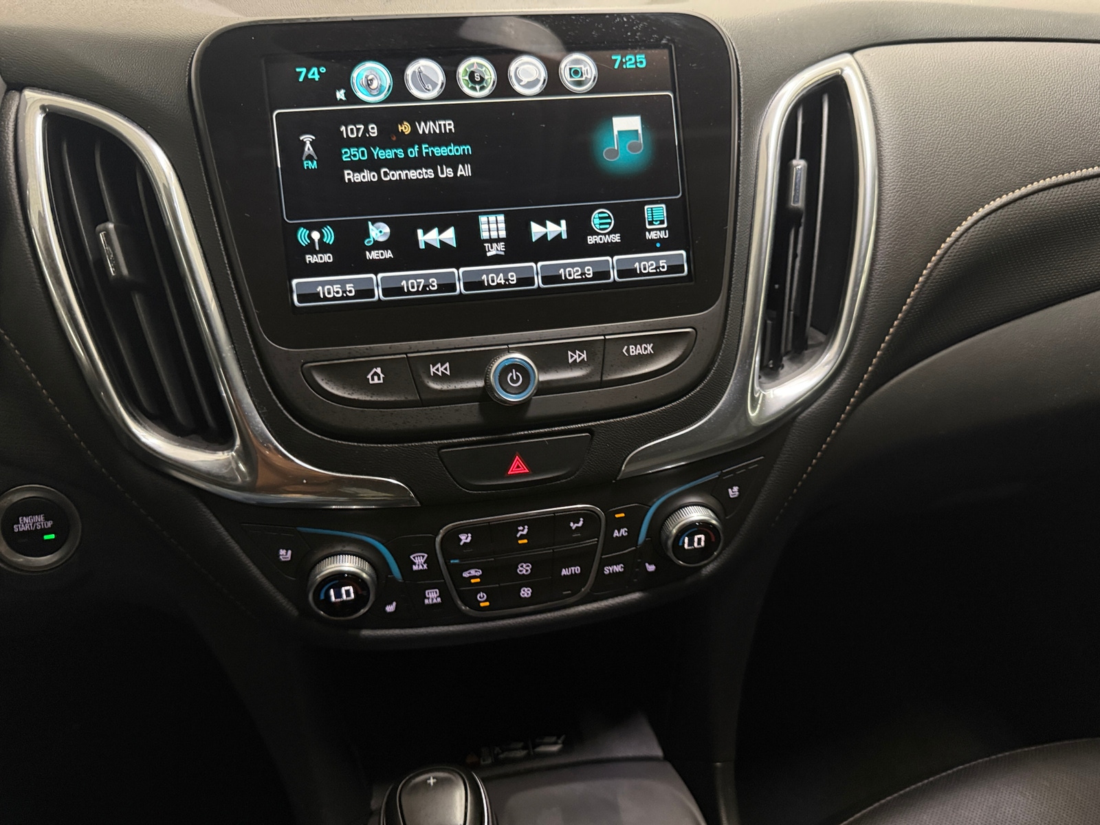 Thumbnail: 2018 Chevrolet Equinox - 3