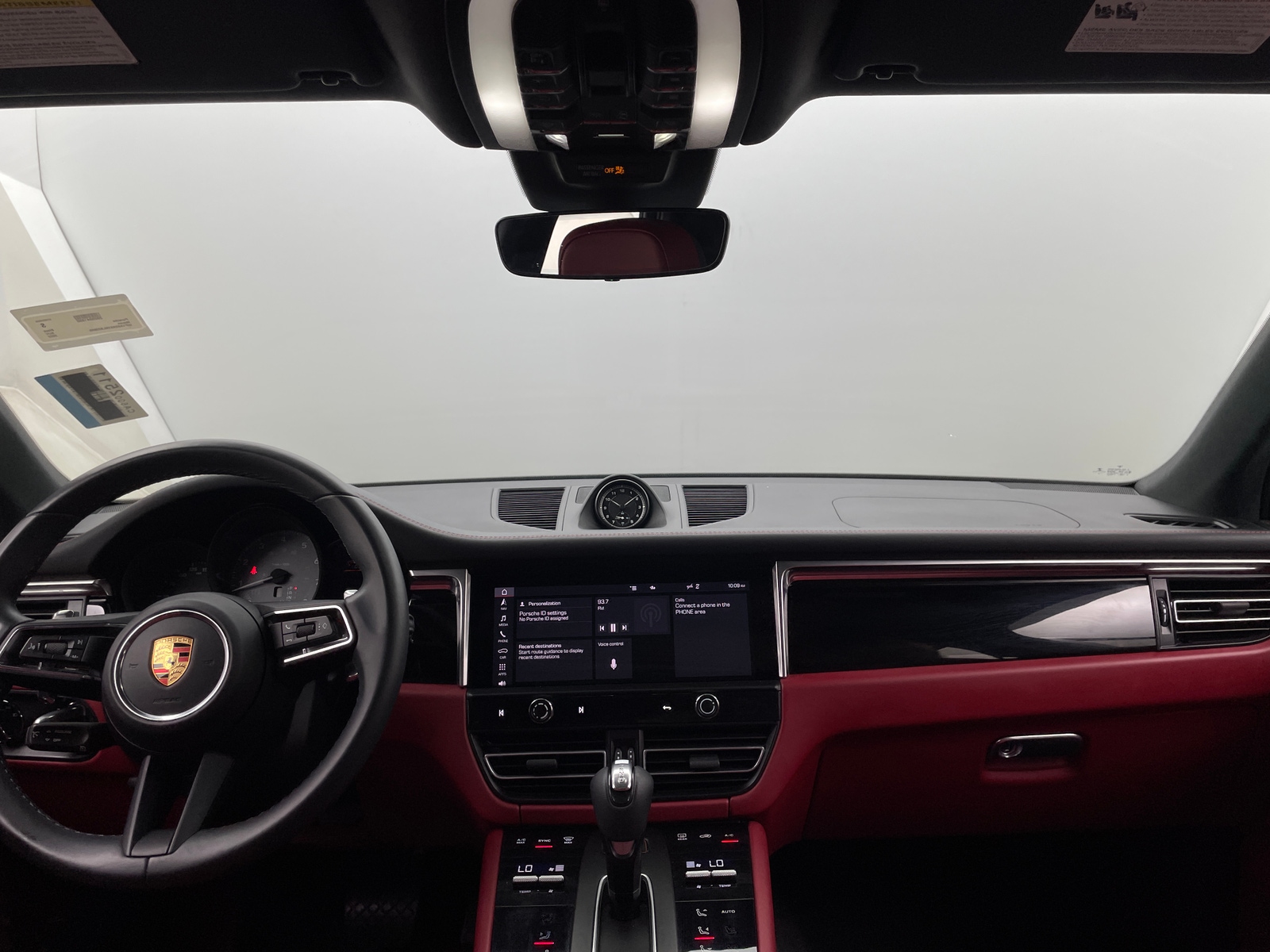 Thumbnail: 2022 Porsche Macan - 2