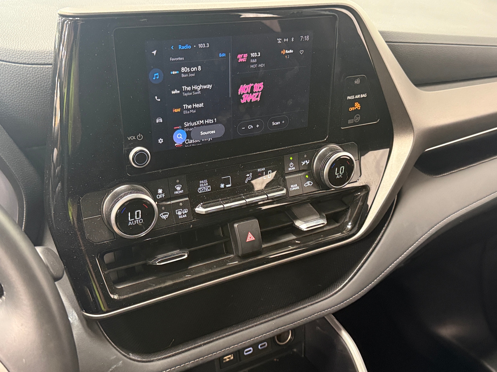 Thumbnail: 2025 Toyota Highlander - 4