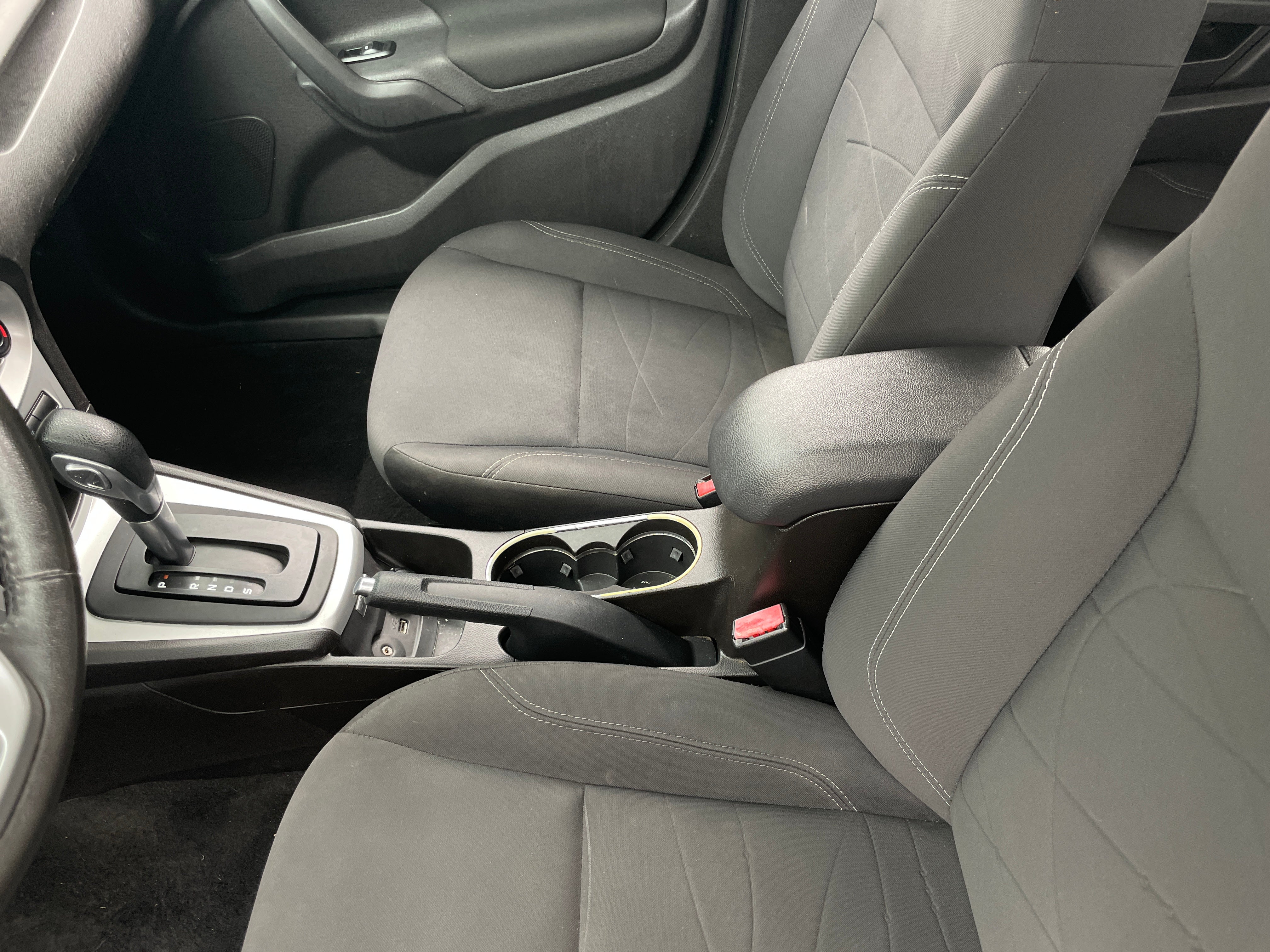 Used 2015 Ford Fiesta SE with VIN 3FADP4EJ4FM157368 for sale in Pewaukee, WI