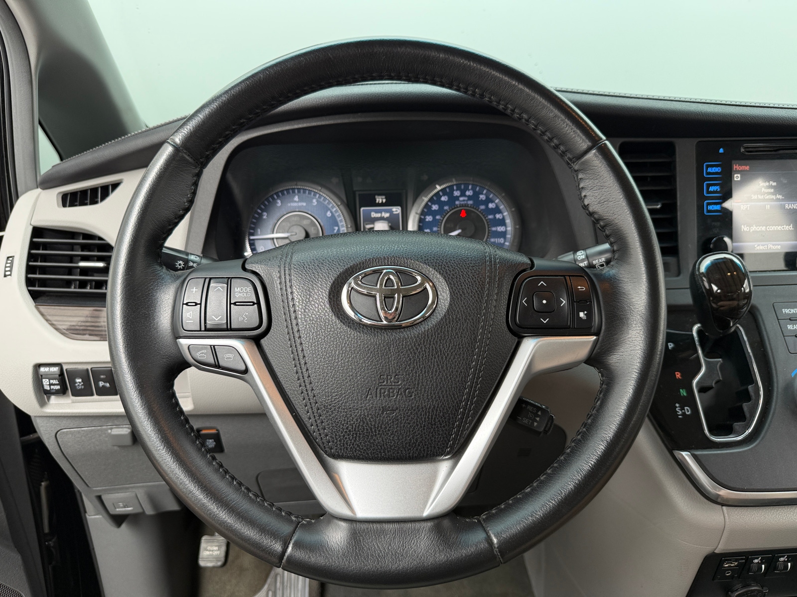 Thumbnail: 2015 Toyota Sienna - 4