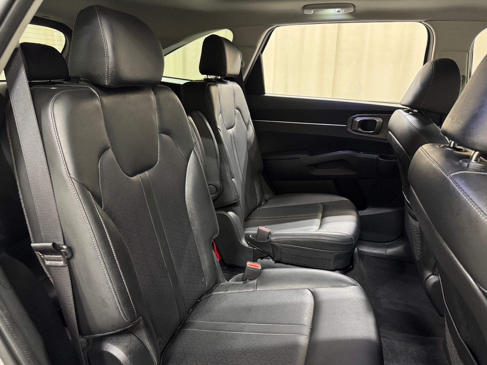 Thumbnail: 2023 Kia Sorento - 5