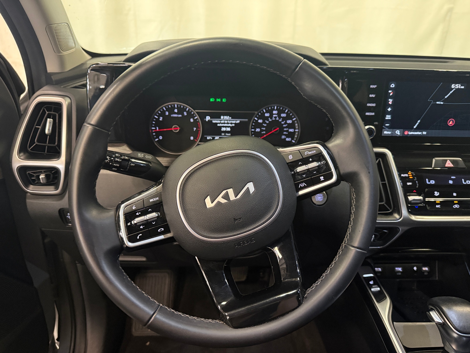 Thumbnail: 2023 Kia Sorento - 4
