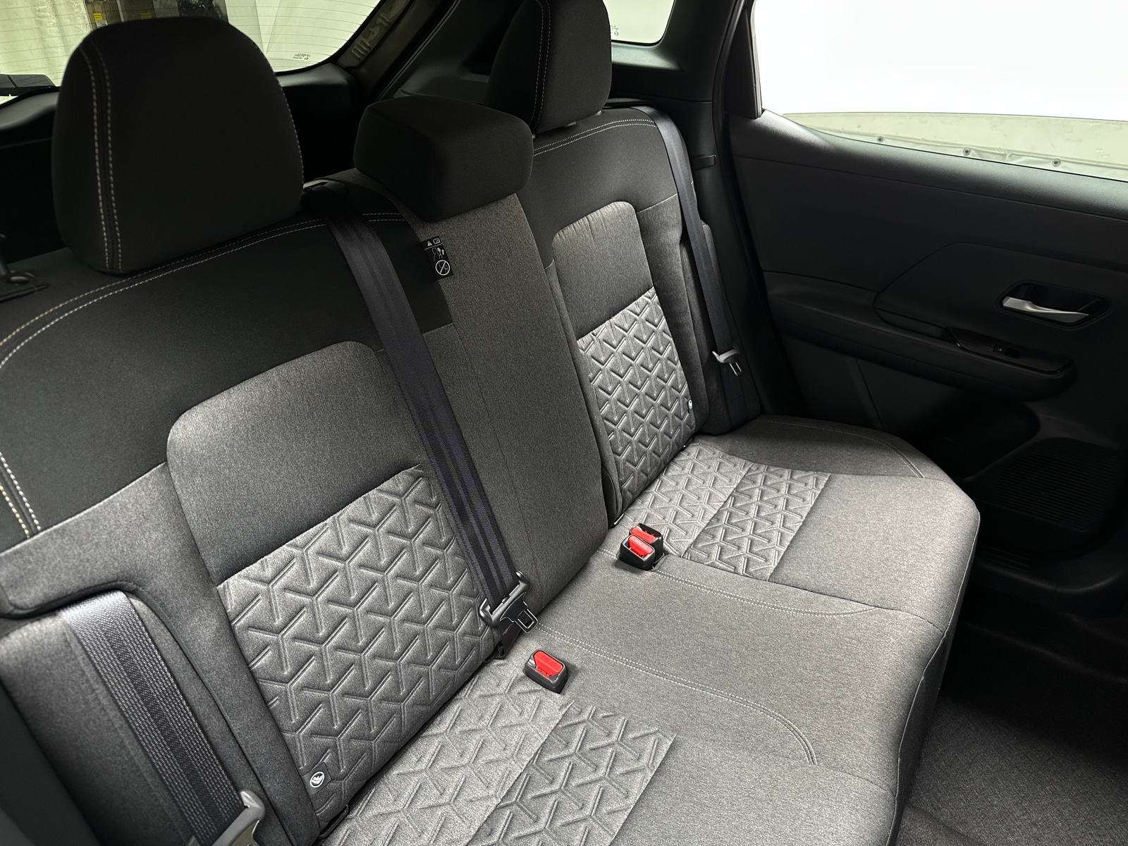 Thumbnail: 2025 Nissan Kicks - 6
