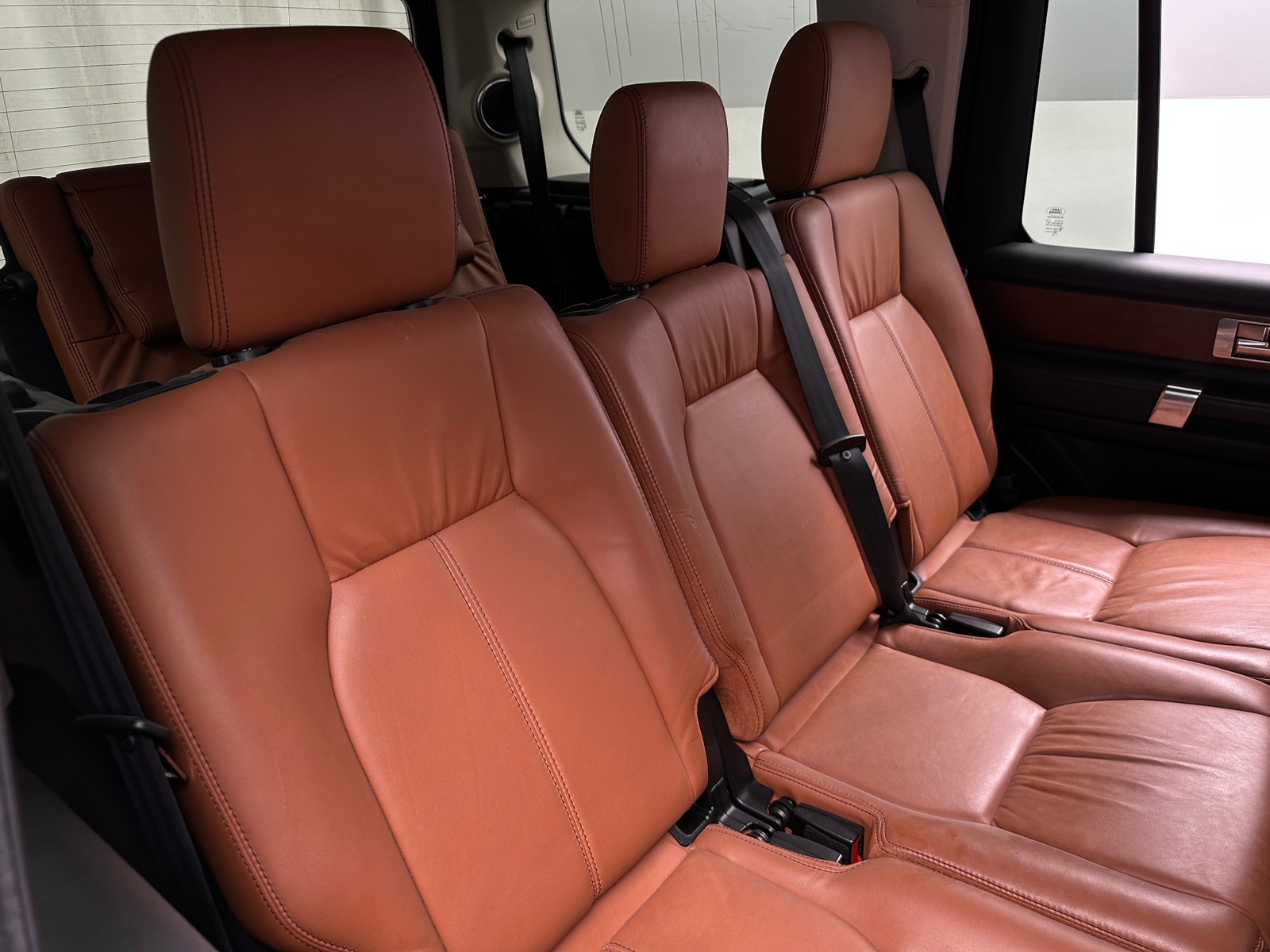 Thumbnail: 2016 Land Rover LR4 - 5