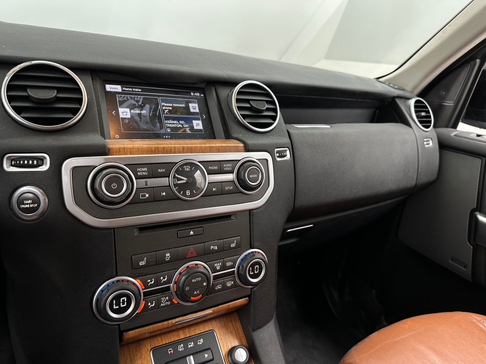 Thumbnail: 2016 Land Rover LR4 - 3