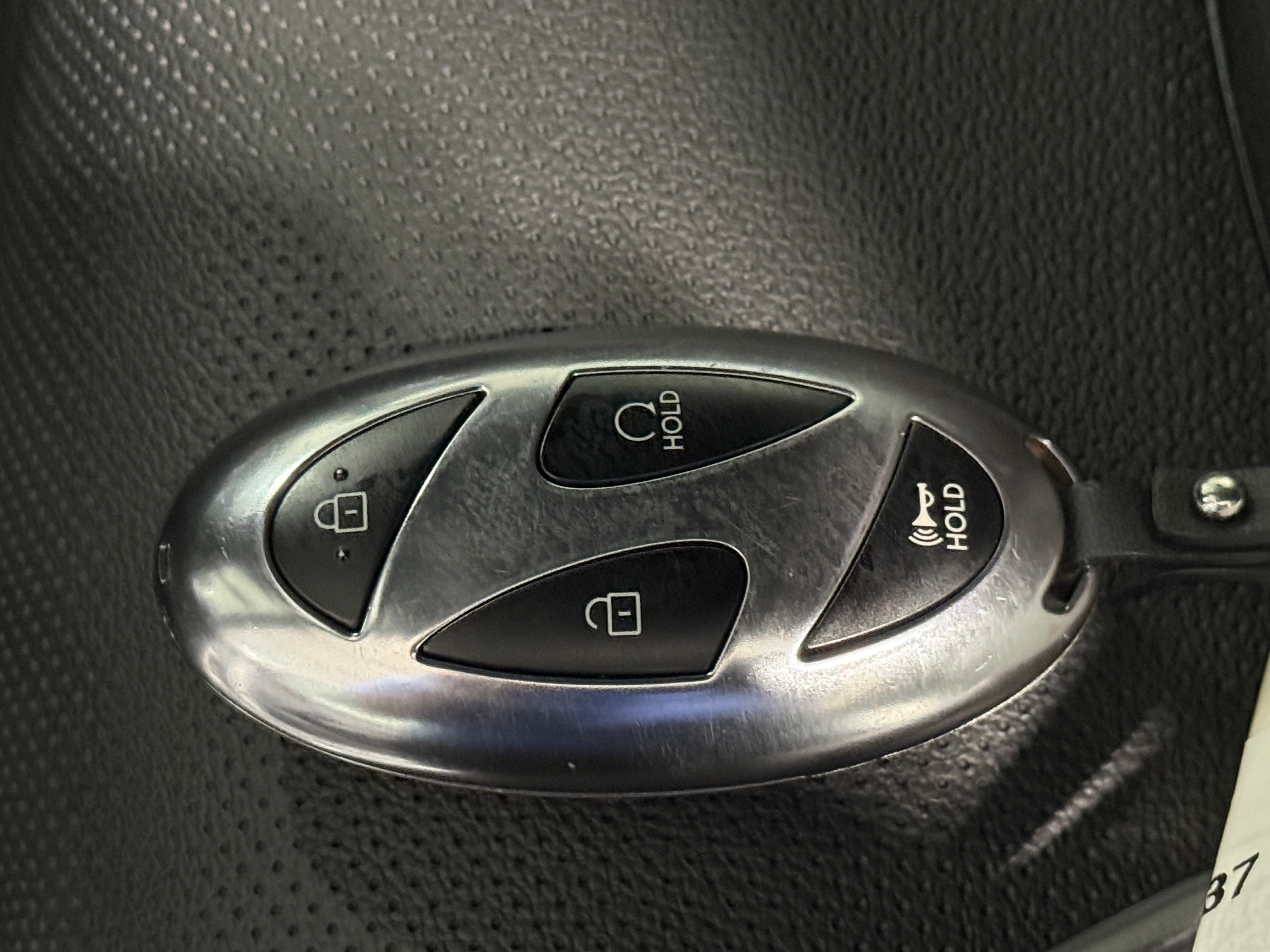 2025 Hyundai Santa Cruz SEL - Photo 12