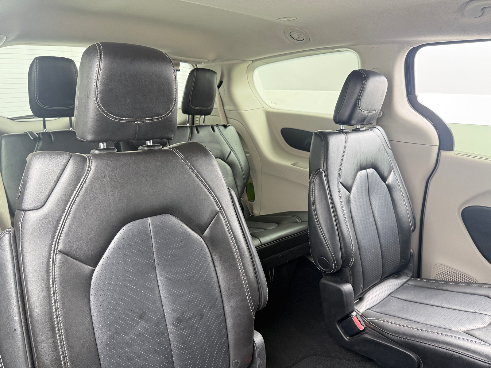 Thumbnail: 2023 Chrysler Pacifica - 5
