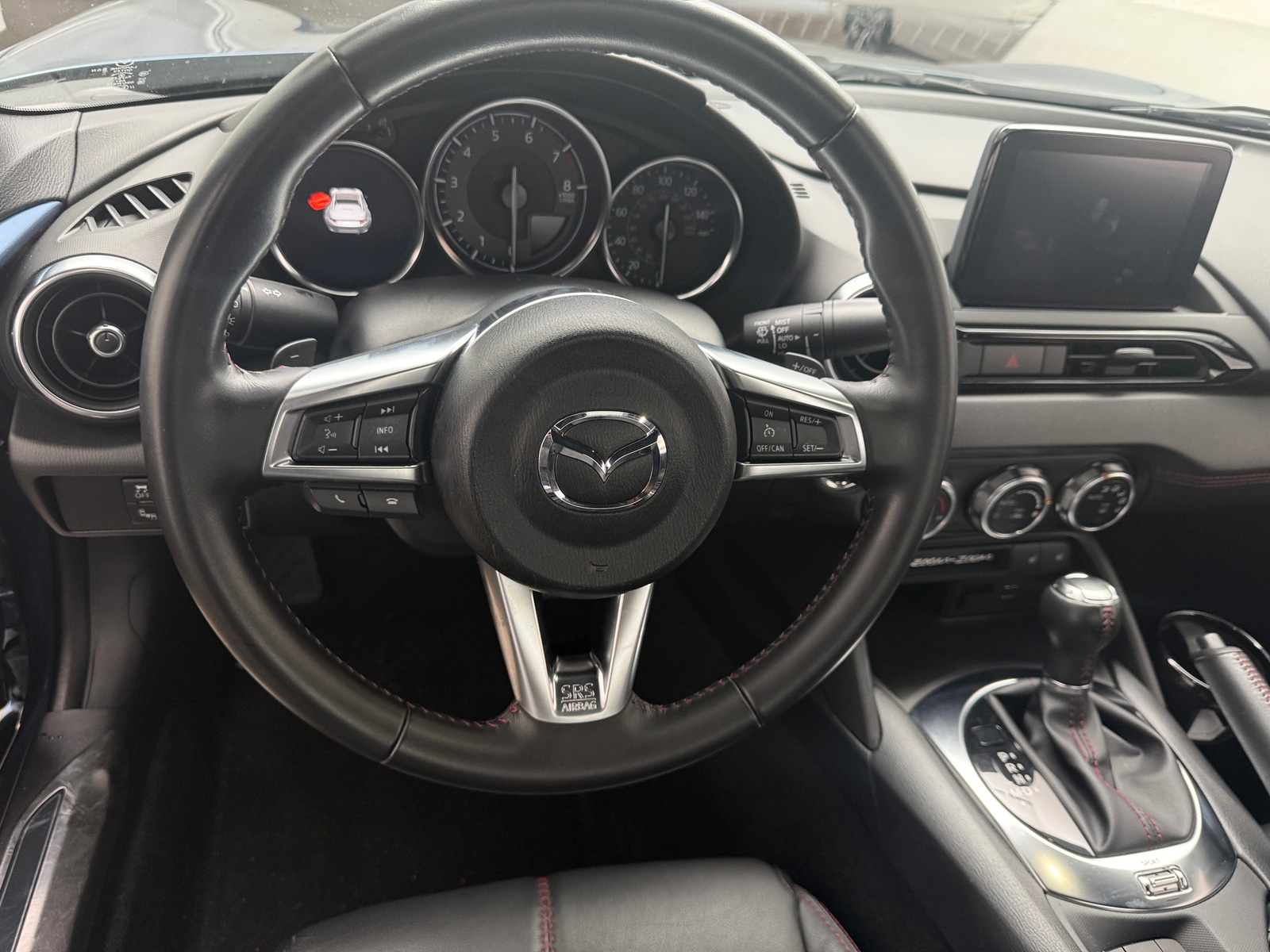 Thumbnail: 2018 Mazda MX-5 Miata - 4