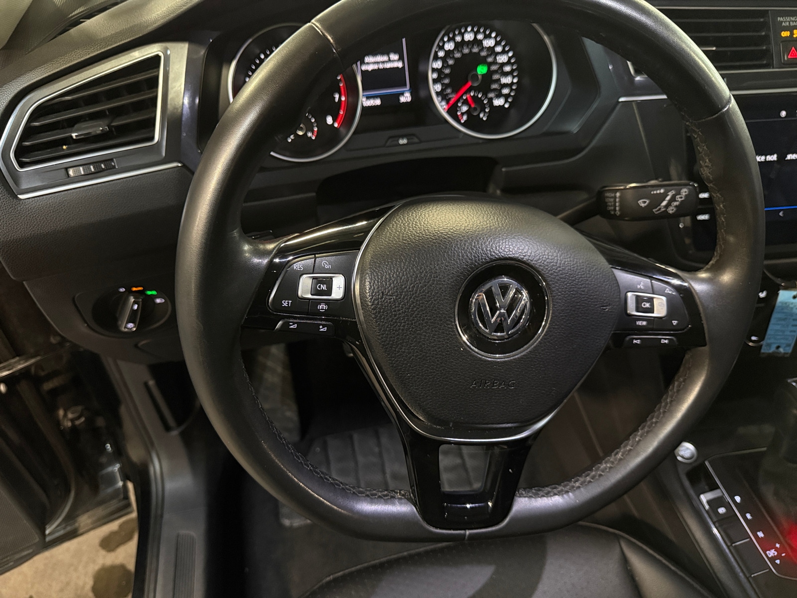 Thumbnail: 2020 Volkswagen Tiguan - 4