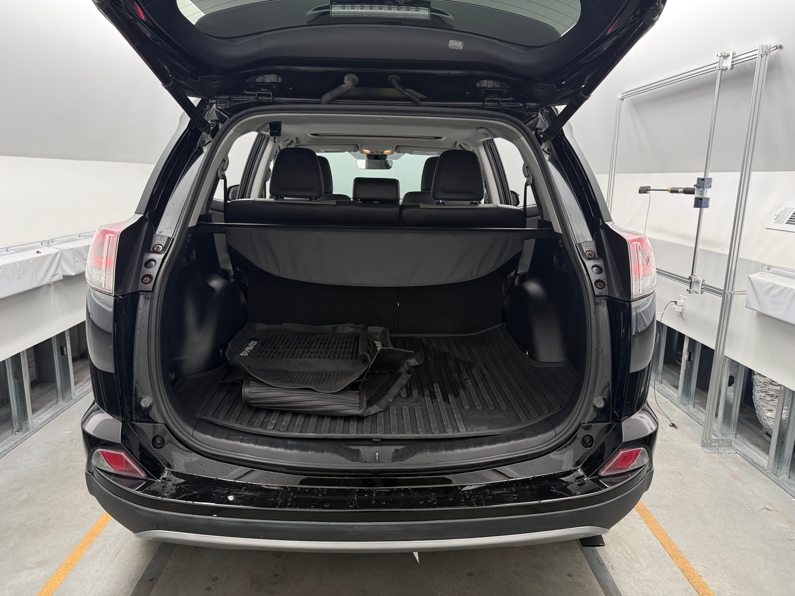 Thumbnail: 2018 Toyota RAV4 - 6