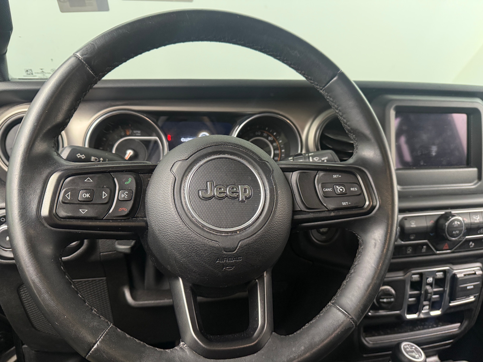Thumbnail: 2019 Jeep Wrangler - 5