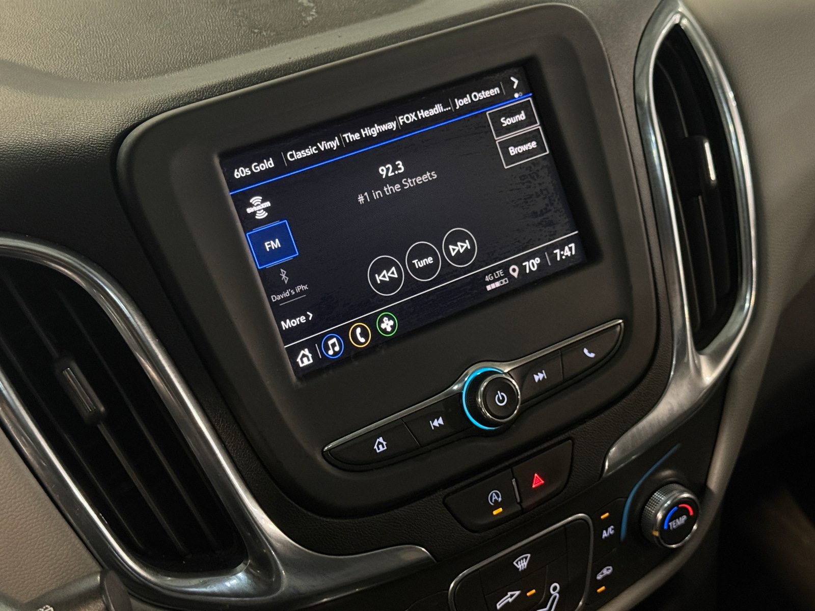 Thumbnail: 2023 Chevrolet Equinox - 4