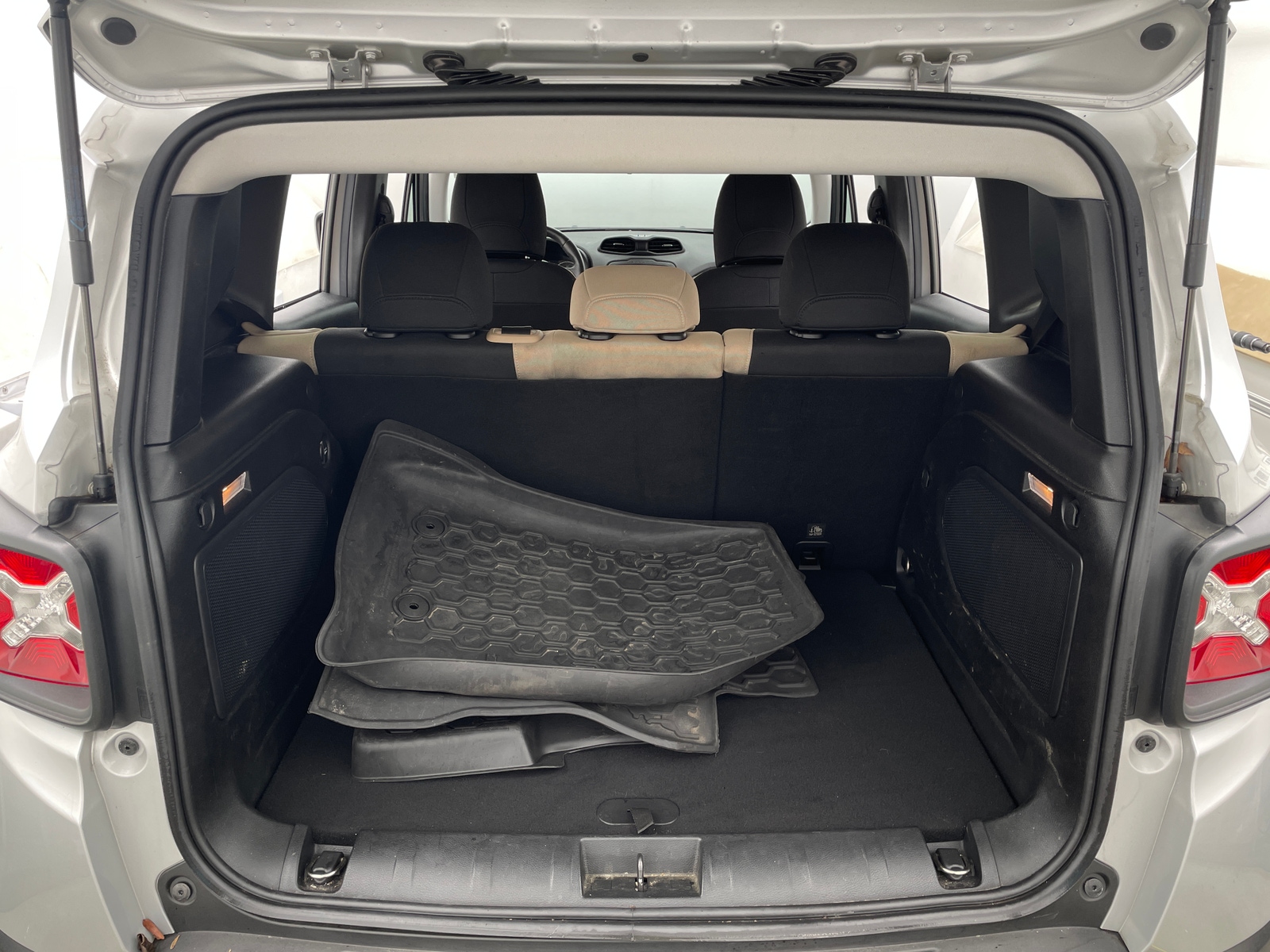 Thumbnail: 2015 Jeep Renegade - 7