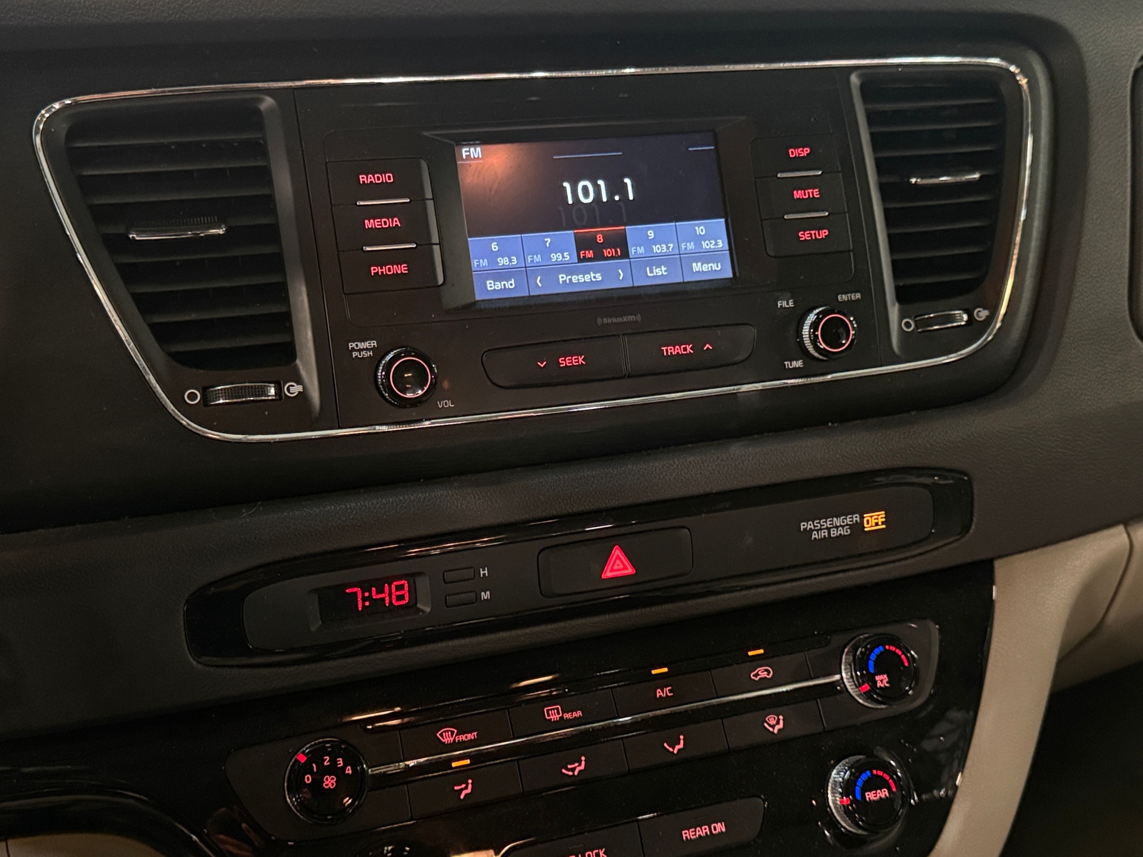 Thumbnail: 2018 Kia Sedona - 4