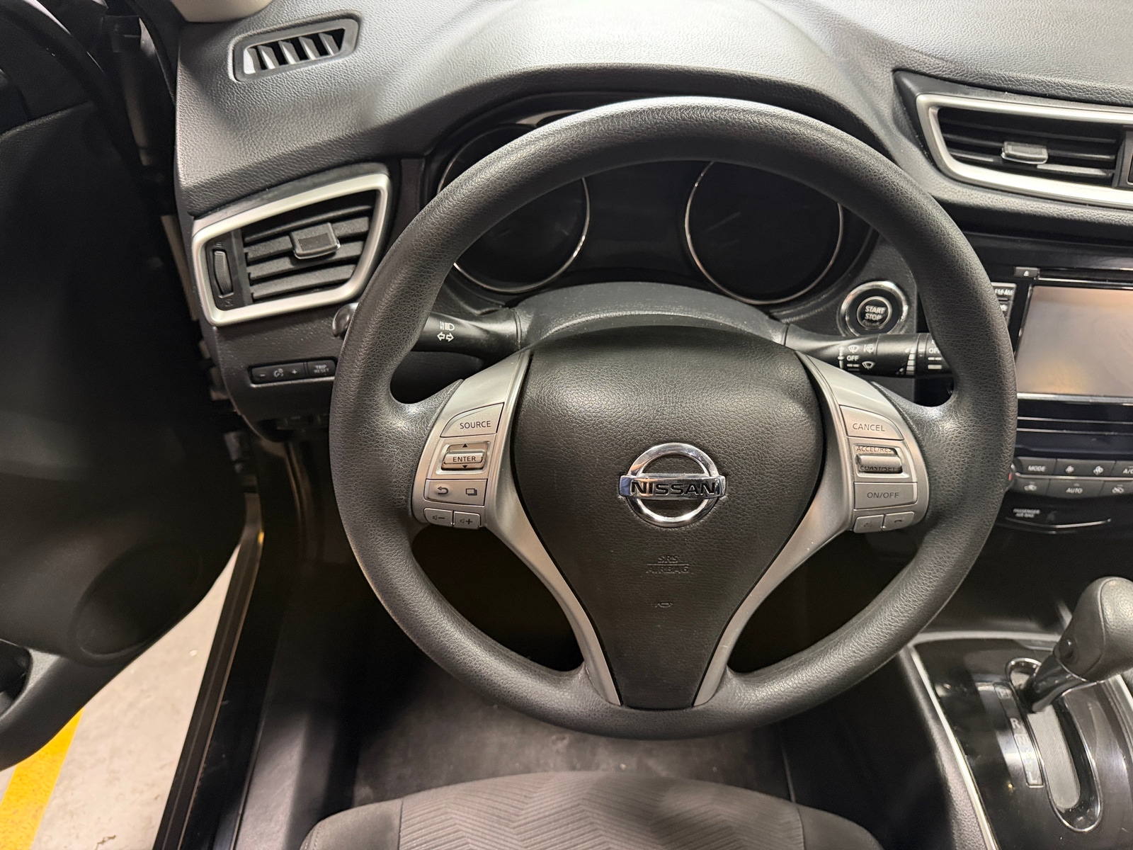 Thumbnail: 2016 Nissan Rogue - 5