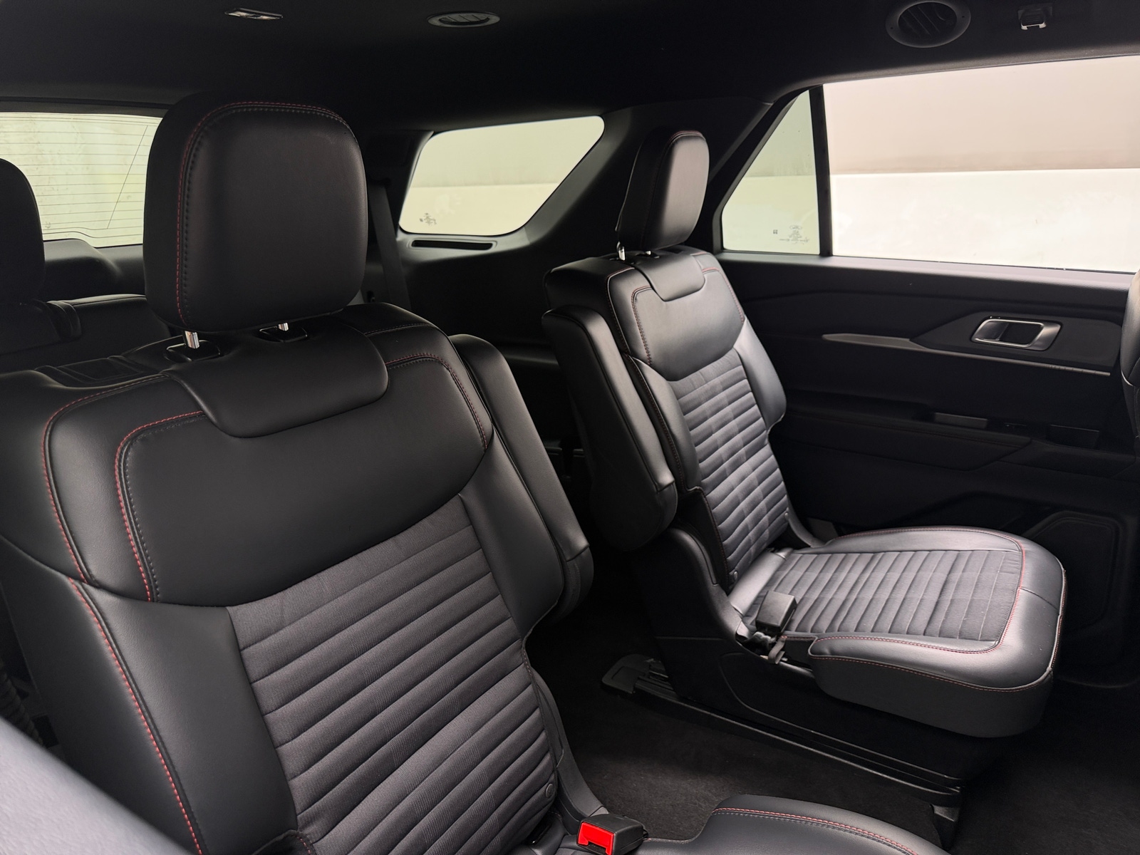 Thumbnail: 2025 Ford Explorer - 5